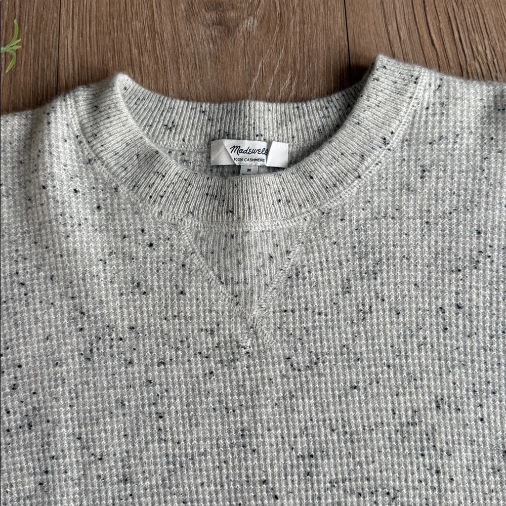 MADEWELL 100% CASHMERE CREWNECK SWEATER CREAM/LIGHT GRAY SPECKLED SIZE MEDIUM - Picture 3 of 4